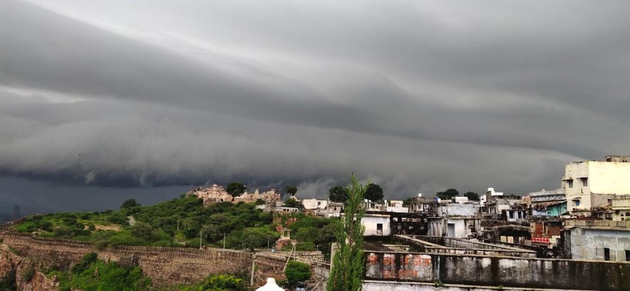 לינה וארוחת בוקר Chittorgarh Fort Haveli מראה חיצוני תמונה